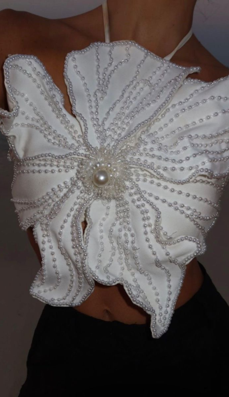 Juno White Flower Top