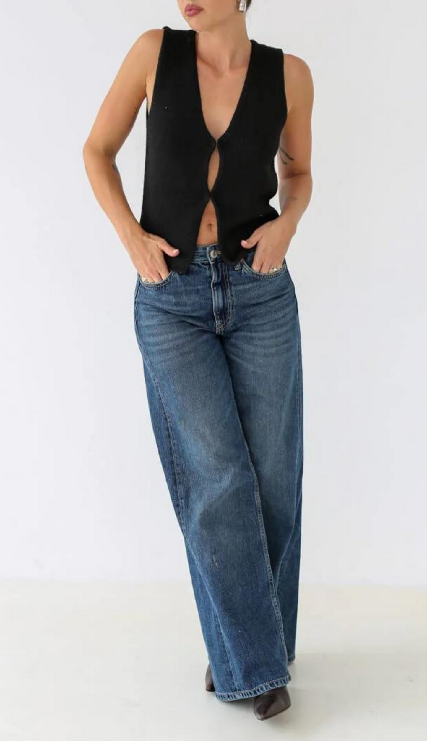 Top de punto negro crudo