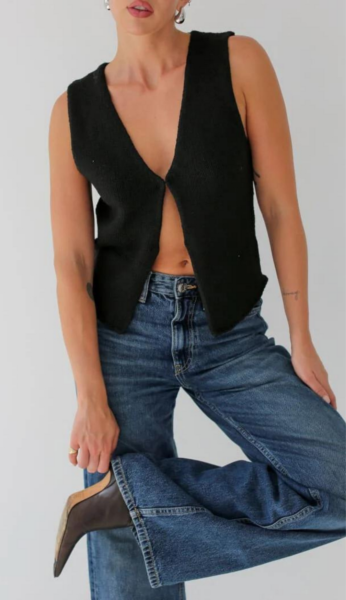 Top de punto negro crudo