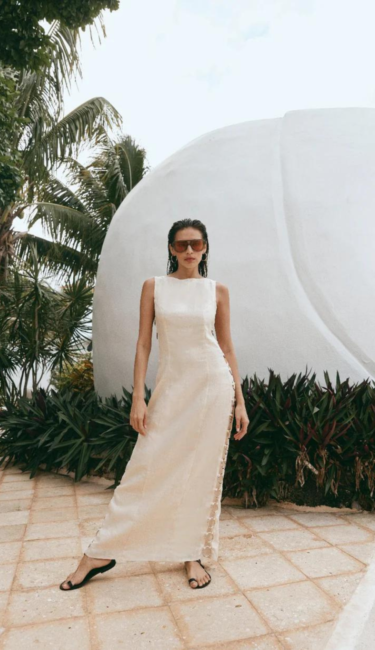 Vestido largo con aro blanco de Isadora