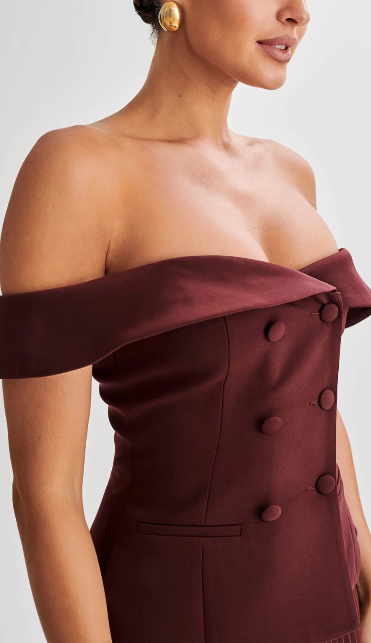 Conjunto de traje rojo sin tirantes Eloise